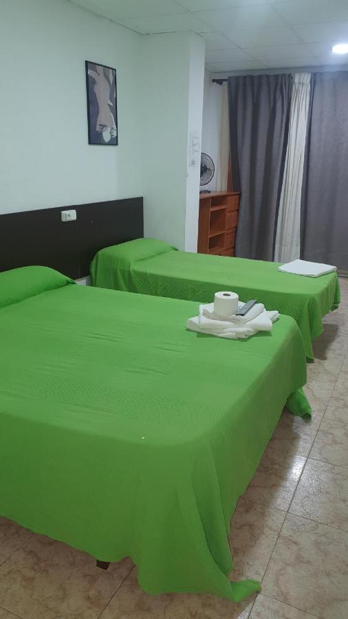 Hostal Sol Celeste Lloret de Mar Esterno foto