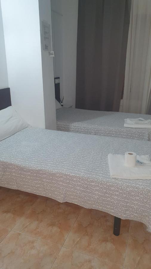 Hostal Sol Celeste Lloret de Mar Esterno foto
