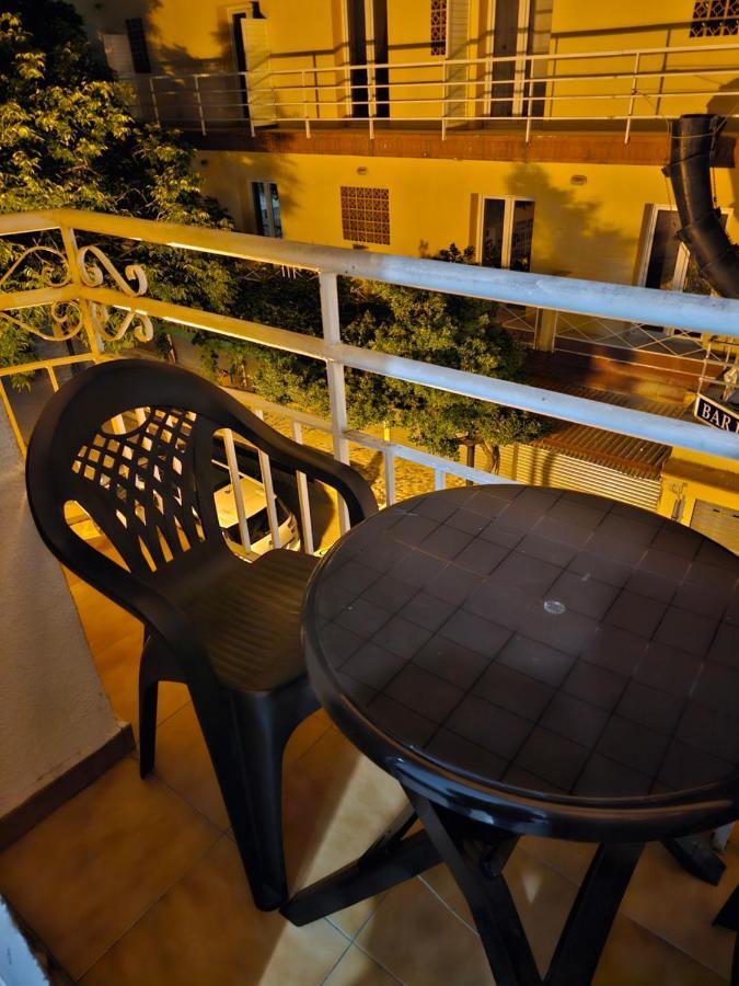 Hostal Sol Celeste Lloret de Mar Esterno foto
