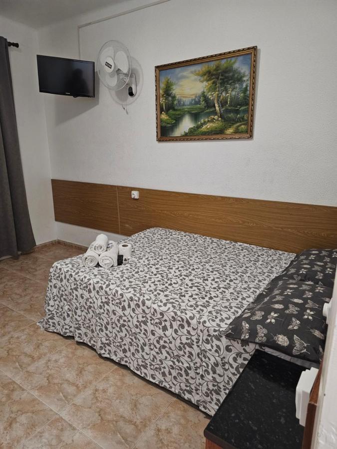 Hostal Sol Celeste Lloret de Mar Esterno foto
