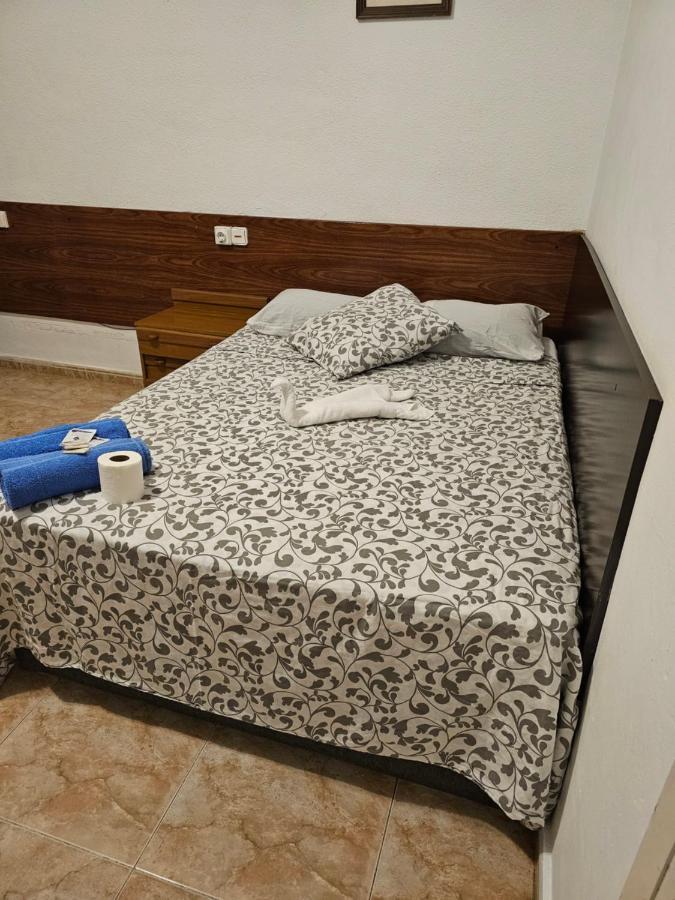 Hostal Sol Celeste Lloret de Mar Esterno foto