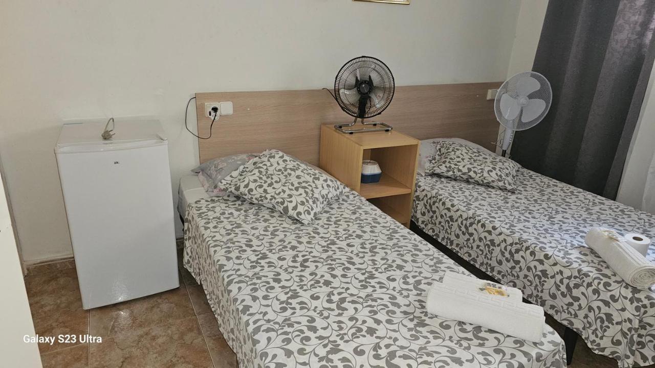 Hostal Sol Celeste Lloret de Mar Esterno foto