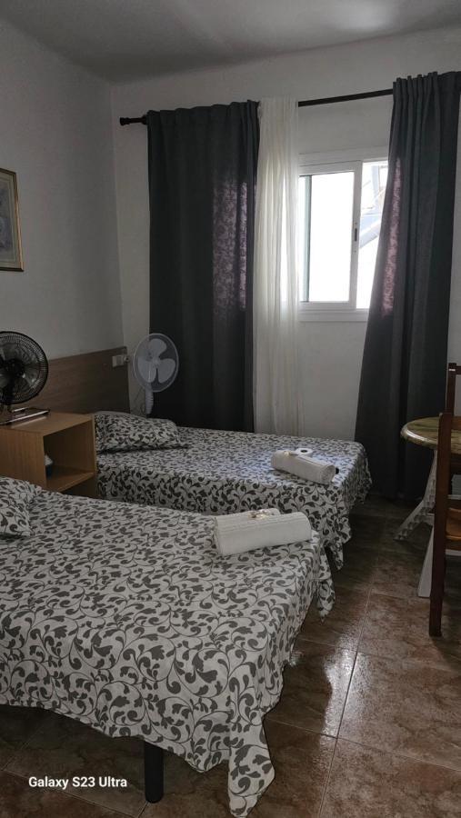 Hostal Sol Celeste Lloret de Mar Esterno foto