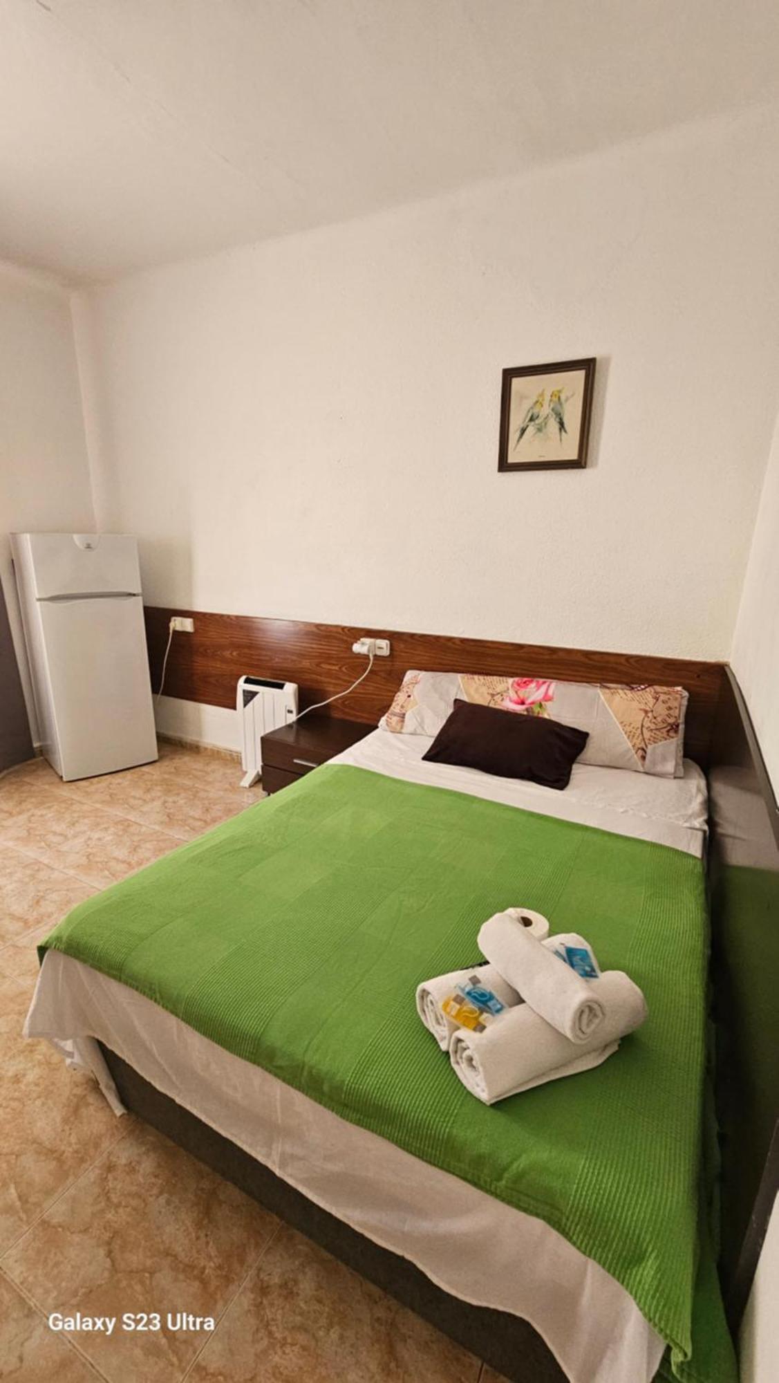 Hostal Sol Celeste Lloret de Mar Esterno foto