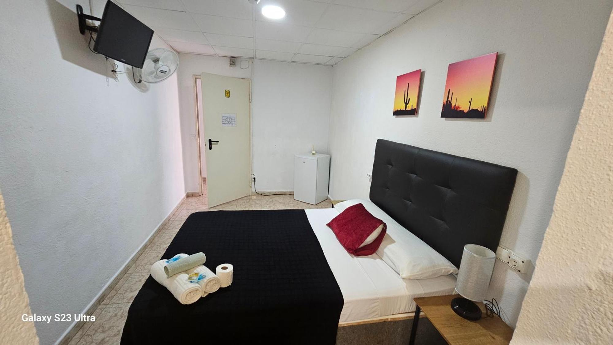 Hostal Sol Celeste Lloret de Mar Esterno foto