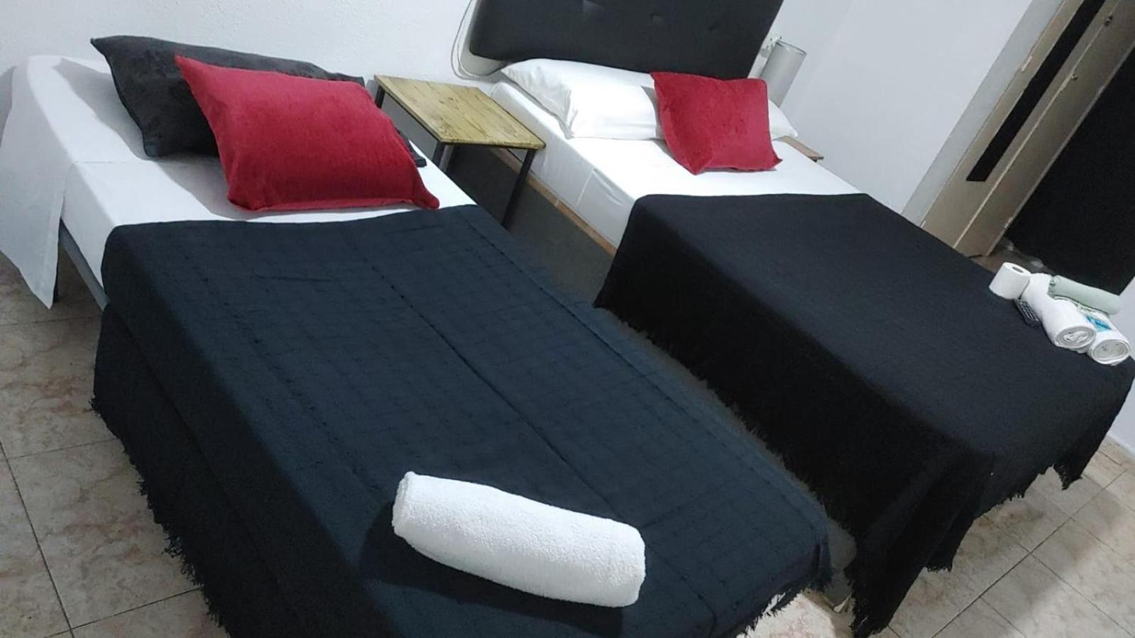Hostal Sol Celeste Lloret de Mar Esterno foto