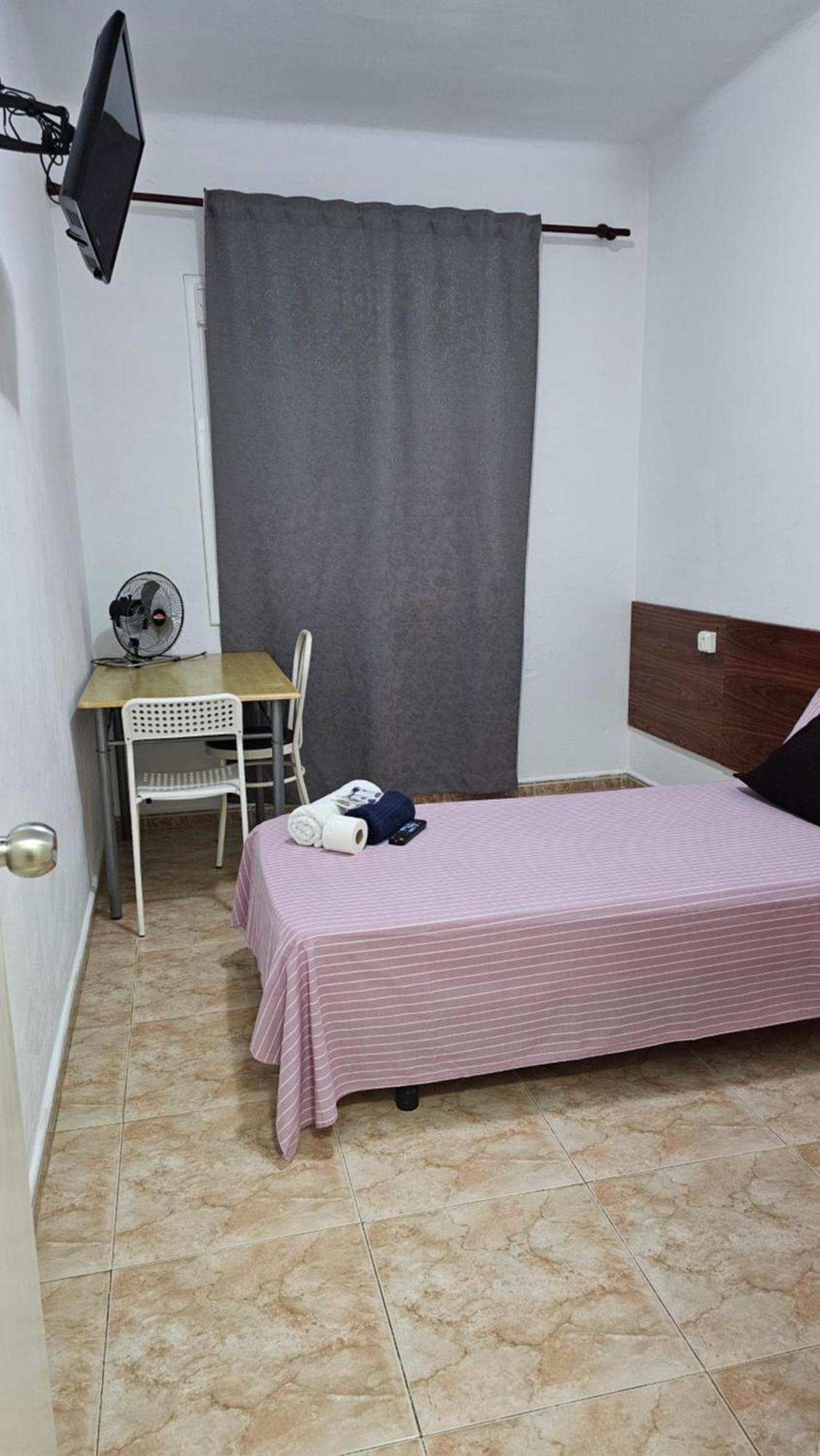 Hostal Sol Celeste Lloret de Mar Esterno foto